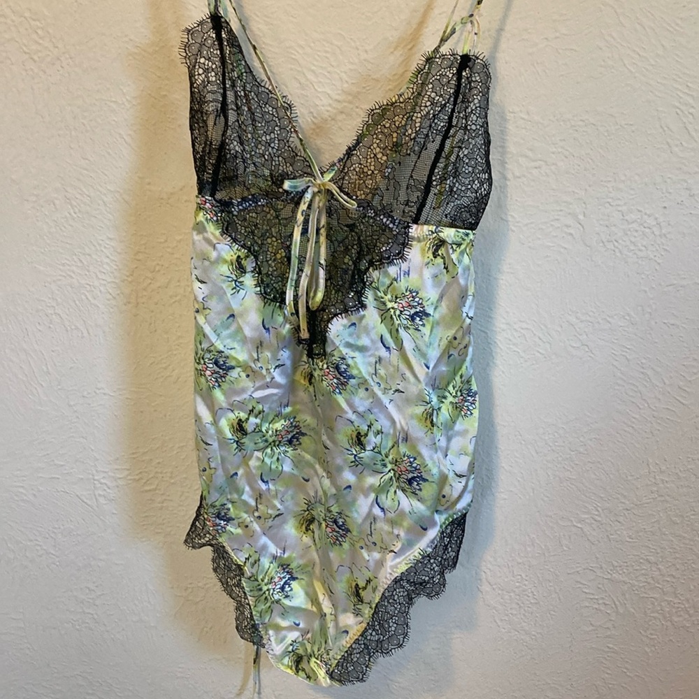 Victoria Secret lingerie thong size medium lace